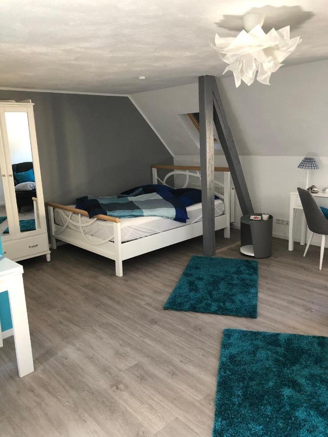 Charmante Ferienwohnungen Auf Reitstall Wasserburg Anstel - Ein Ort Zum Wohlfuehlen Und Entspannen Rommerskirchen Exteriör bild